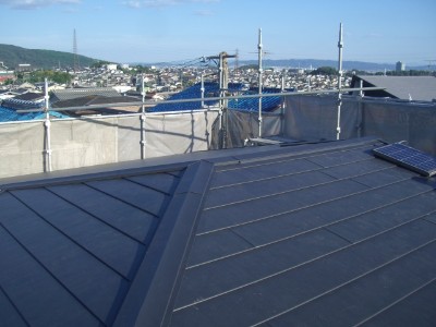 ガルバリウム鋼板屋根の特徴と工事費用の相場～高槻市・向日市・長岡京市