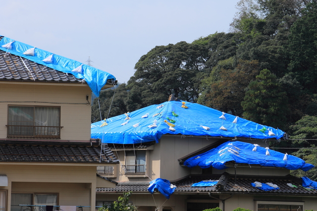 地震による屋根の被害や雨漏りを心配されている皆様へ～高槻市・向日市・長岡京市