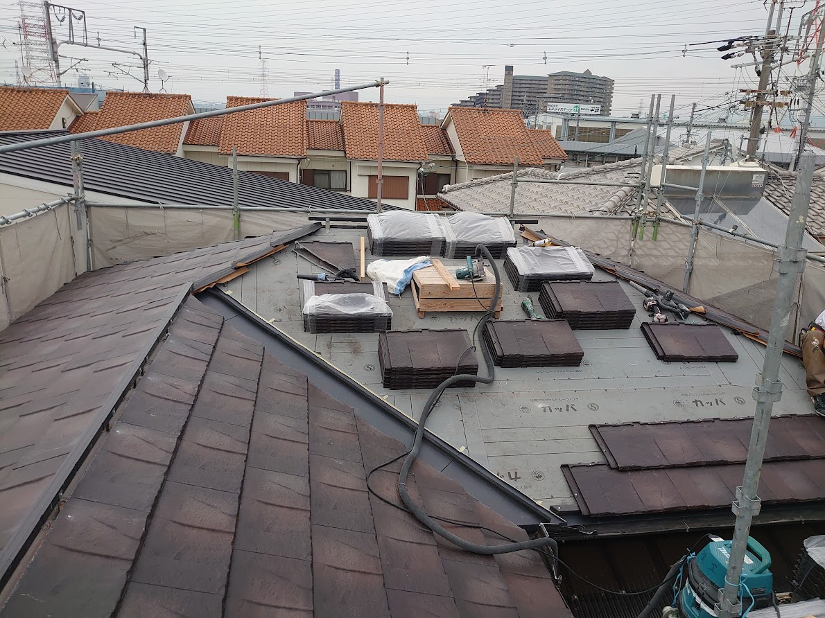屋根工事の途中に雨。これって大丈夫～大阪府高槻市、京都府向日市、長岡京市