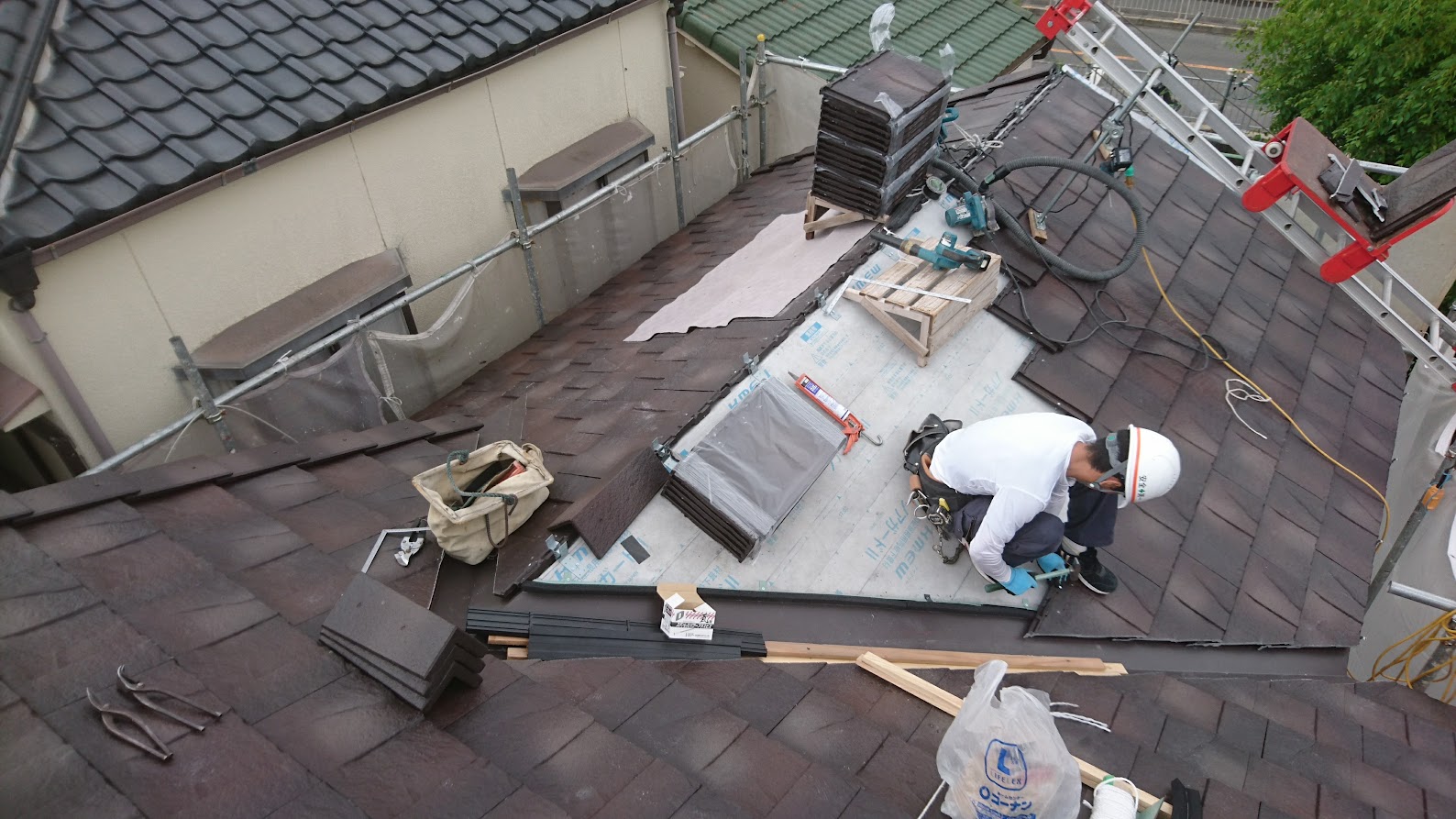 島本町の瓦屋根の葺き替え工事～ROOGA雅に～