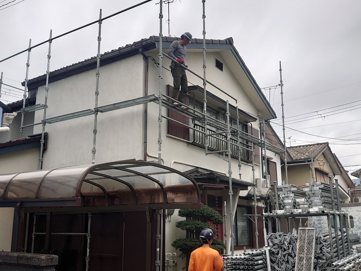 自分でできる、葺き替え時期の確かめ方〜高槻市・島本町・向日市・長岡京市